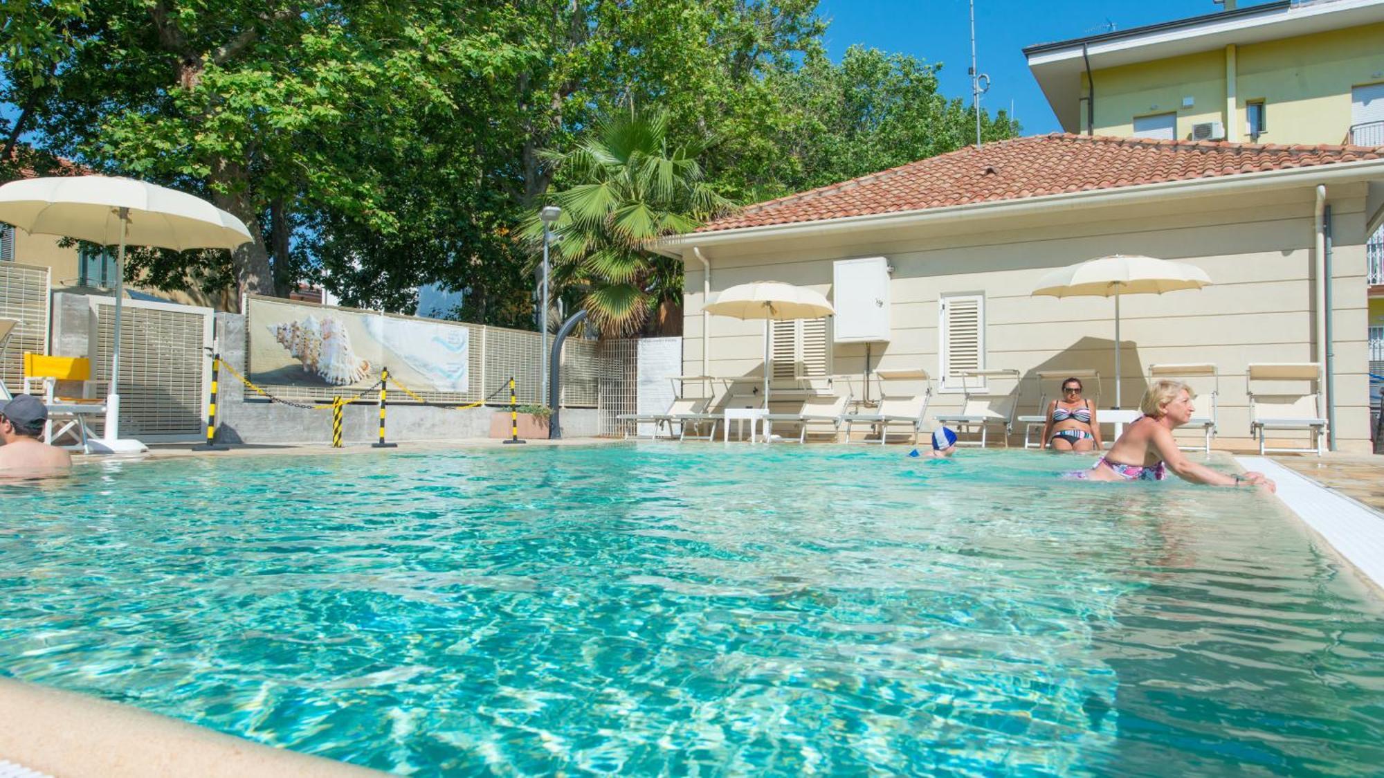 Hotel Sans Souci Ріміні Екстер'єр фото